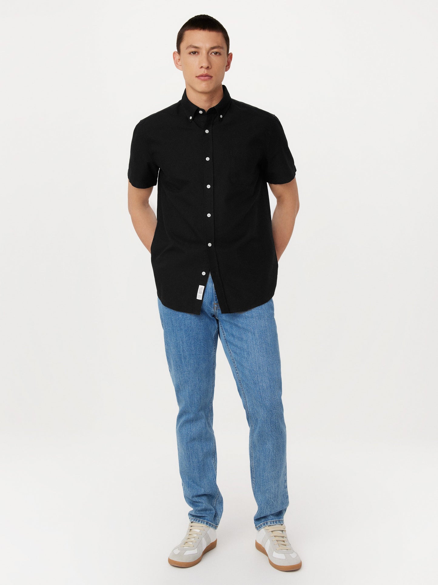 The Jasper Short Sleeve Oxford Shirt in Black